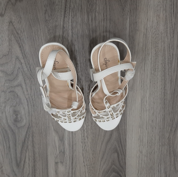 Ladies white  strappy studded stiletto sandal. Size 7. Brand new. - Picture 4 of 5